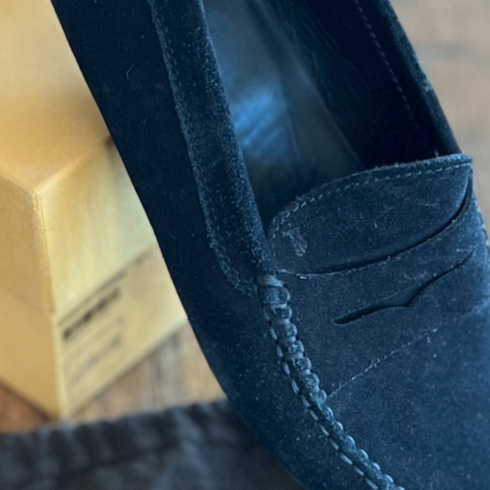 Tod's Iconic Gommino Driving Loafer - Black Suede size 39.5 / US 9 - Picture 4 of 6